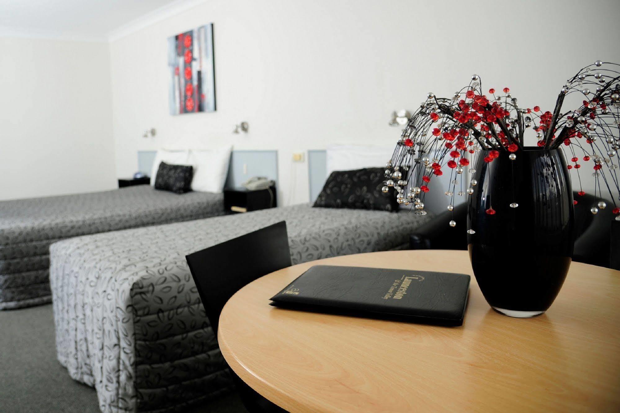 Tamar River Aparthotel