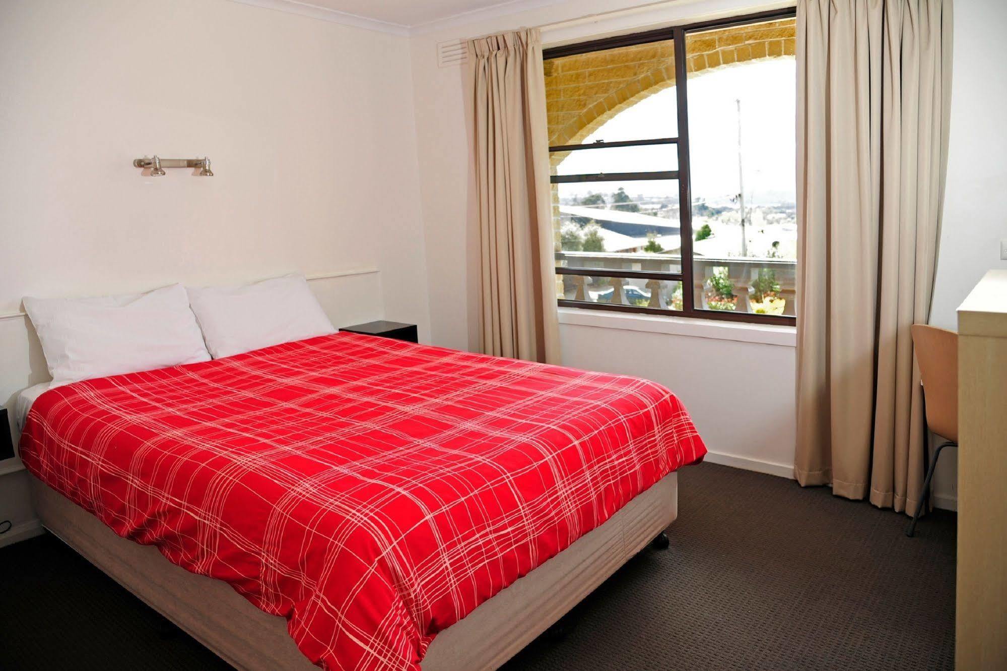 Tamar River Aparthotel 3*